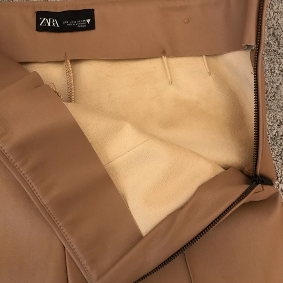 Zara Womens Faux Leather Tan Pants Side Zip & Zip at Ankles Size US L Neutral - Picture 6 of 10